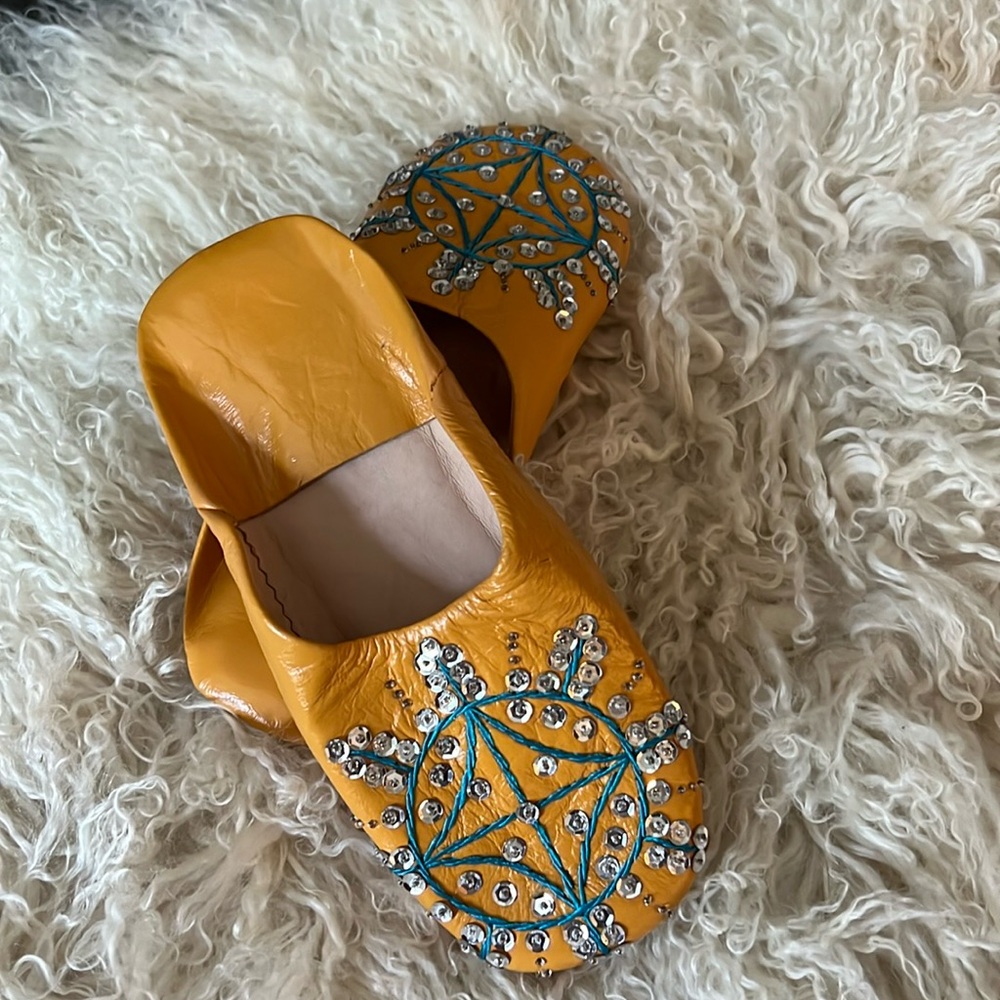 Stunning Leather Hand Crafted Slides NWT